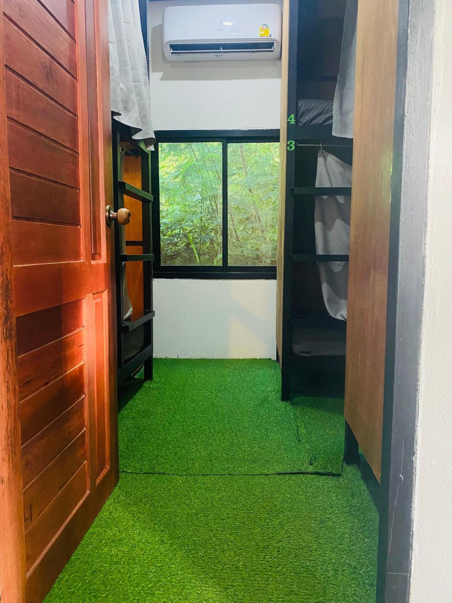The 10 Club Hostel Thongsala Exterior photo
