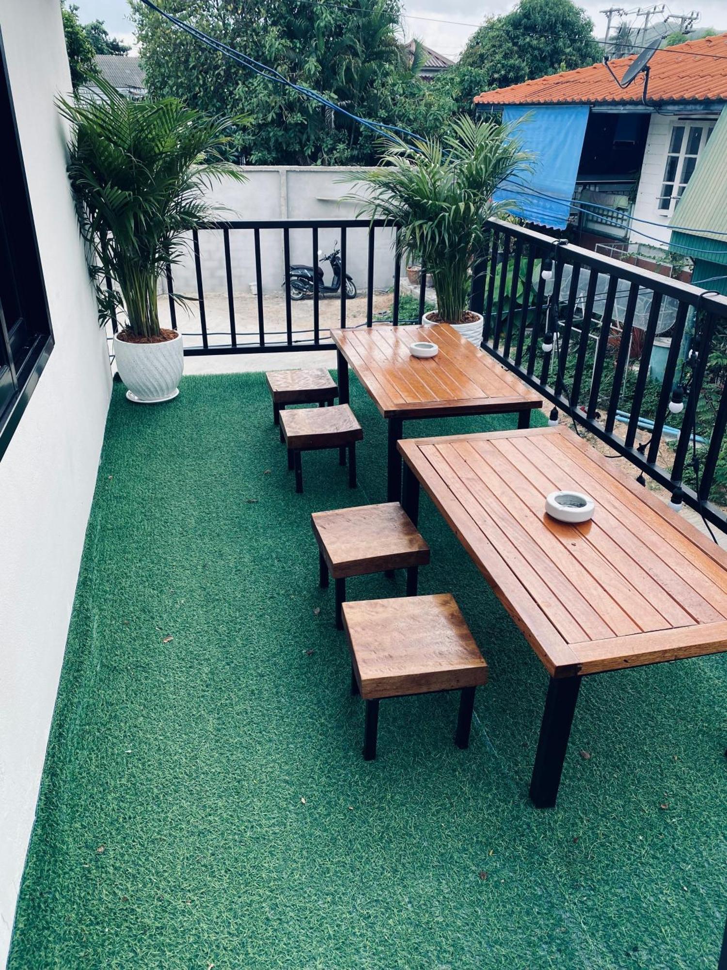 The 10 Club Hostel Thongsala Exterior photo