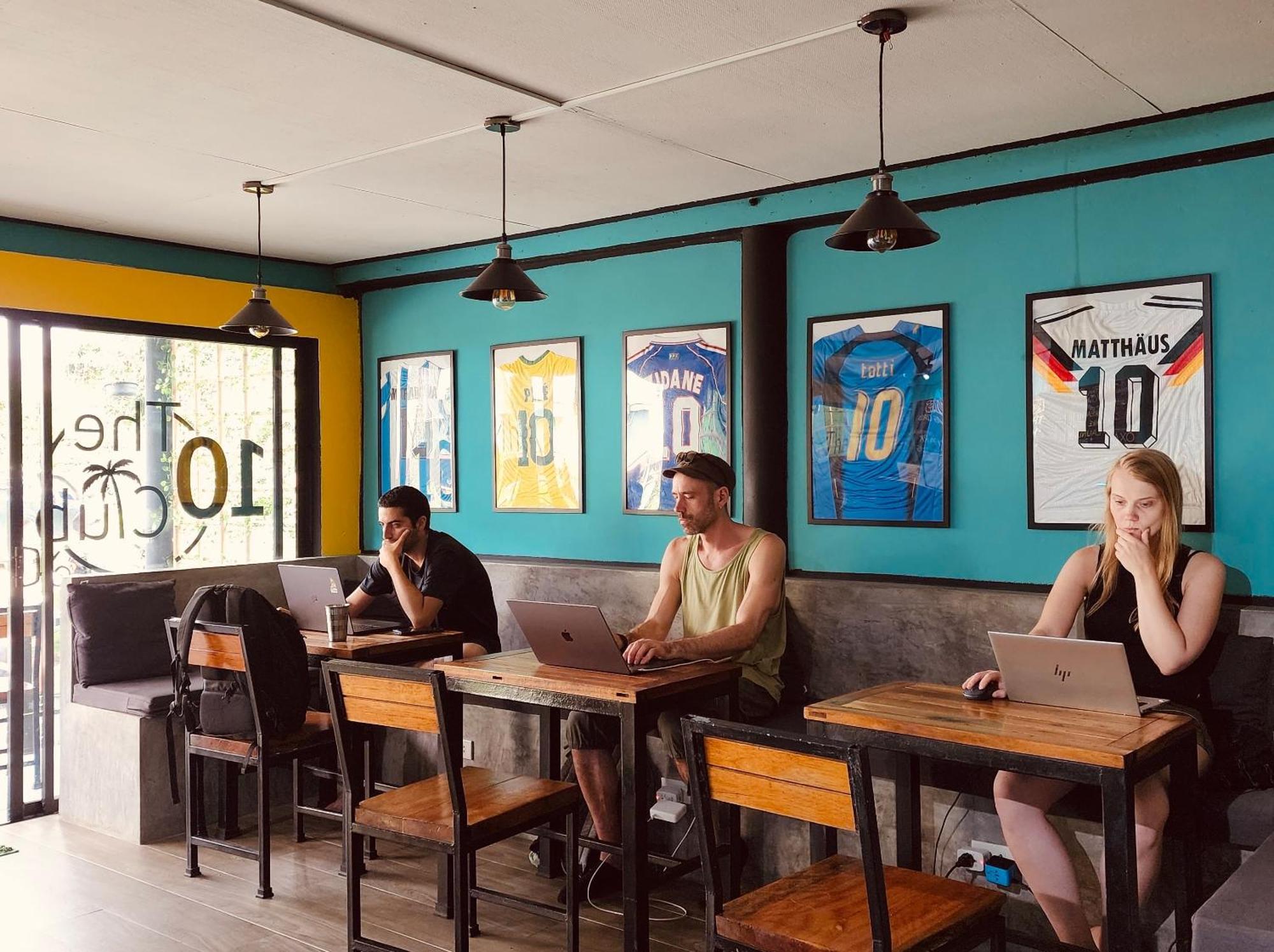 The 10 Club Hostel Thongsala Exterior photo
