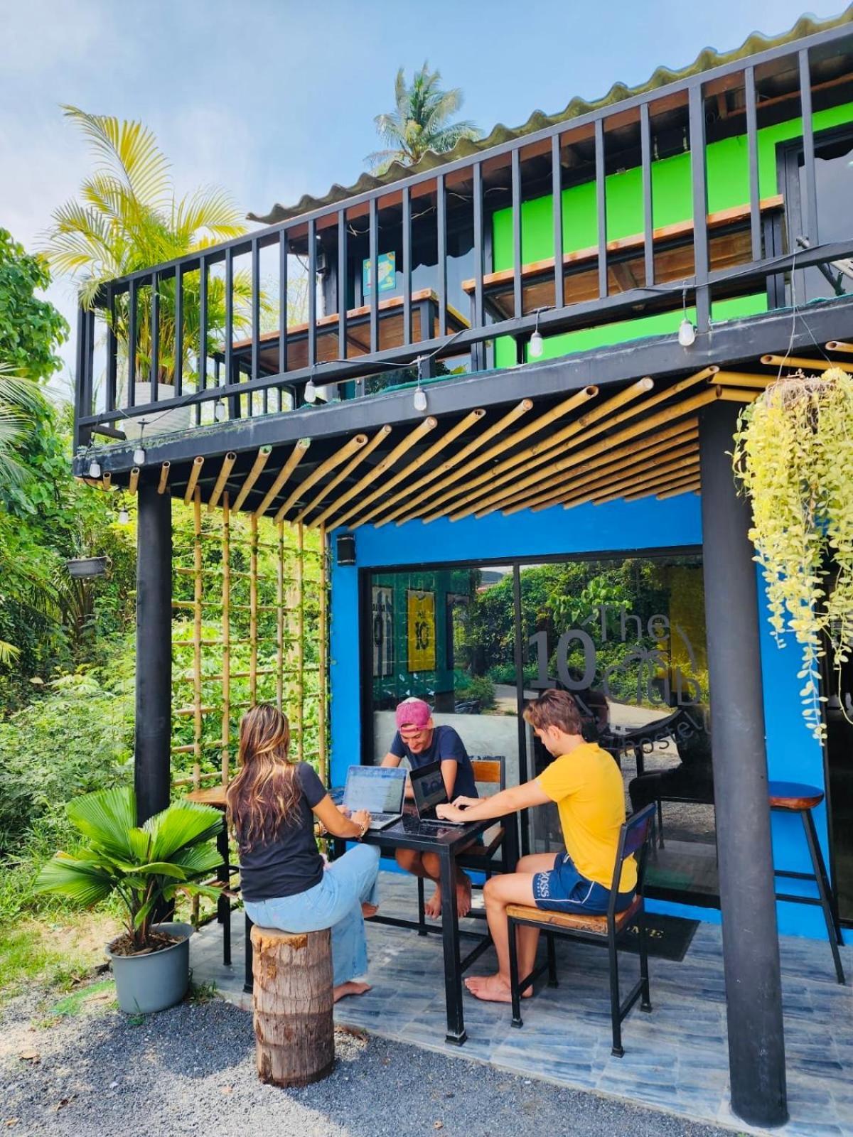 The 10 Club Hostel Thongsala Exterior photo
